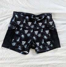 MID RISE SHORTS – MESH POCKETS